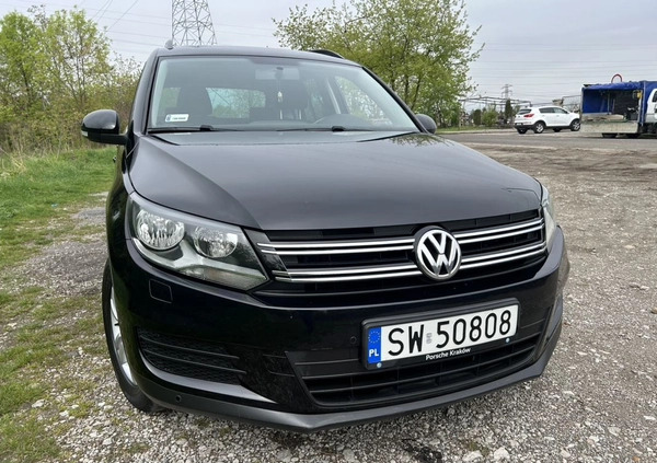 Volkswagen Tiguan cena 49900 przebieg: 207000, rok produkcji 2015 z Będzin małe 562